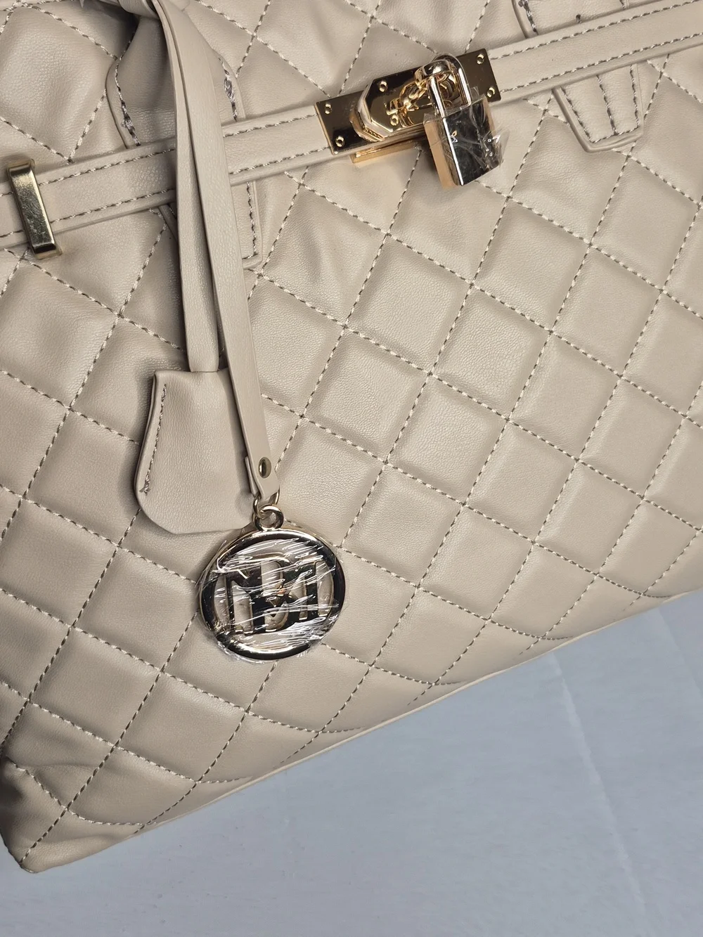 Badgley Mischka Beige Quilted Satchel Bag - Picture 7 of 11
